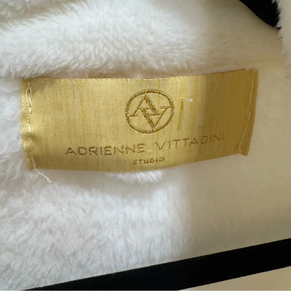 Adrienne Vittadini Cream Off White Color Ladies Robe One Size Fits All SOFT NWOT